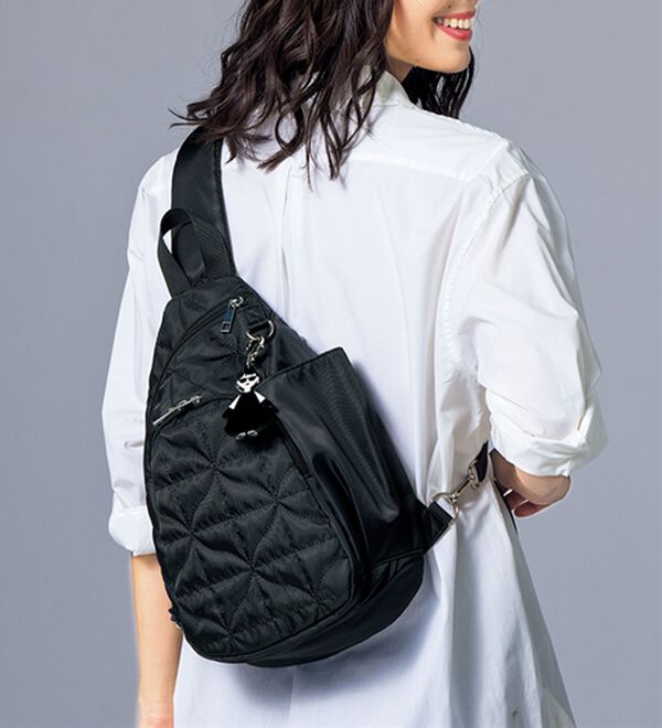 ルフラン（ルフラン）の「＜ハッピーフェイス＞キルティングボディショルダー（ショルダーバッグ）」｜詳細画像