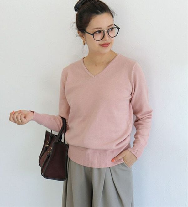Pierrot（ピエロ）の「【Ｓ～３Ｌ】ネックが選べるプレミアムカシミヤタッチニット（ニット・セーター）」｜ピンクベージュ