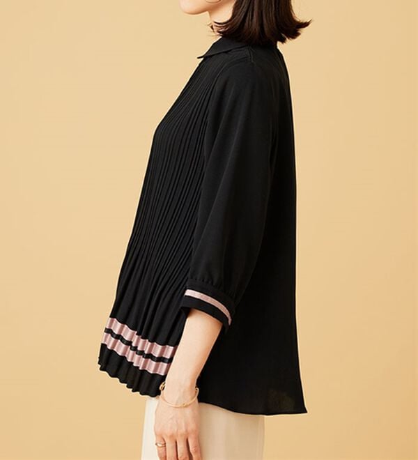 BELLUNA（ベルーナ）の「【Ｌａｇｒｉｌｕａ】配色ライン使いプリーツブラウス（ブラウス）」｜詳細画像