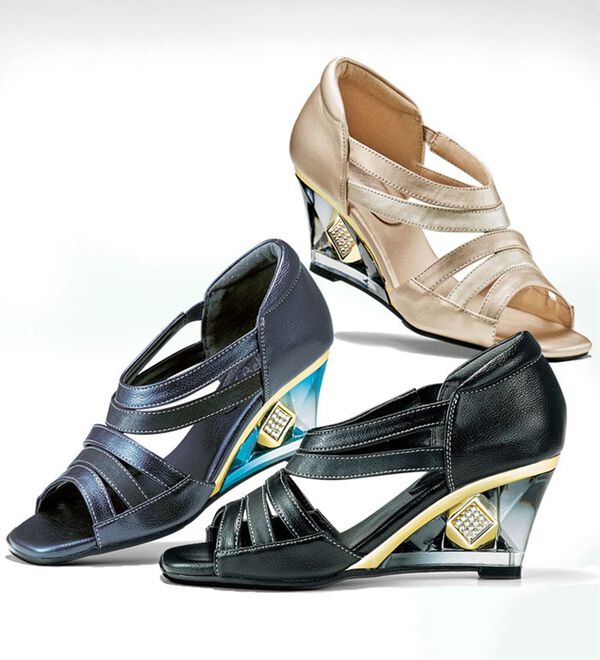 BELLUNA（ベルーナ）の「ジュエルヒールエレガントラインサンダル（パンプス）」｜詳細画像