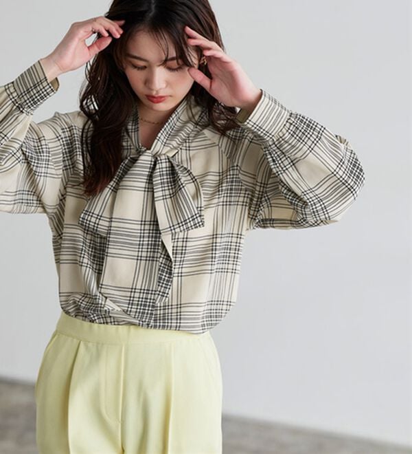 Pierrot（ピエロ）の「選べる柄２ｗａｙリボンブラウス（ブラウス）」｜詳細画像