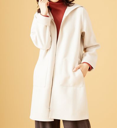 BELLUNA（ベルーナ）の「裏あぜ素材フードデザインコート（ロングコート）」