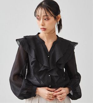 RANAN（ラナン）の「ラッフルフリルシアーキーネックブラウス（ブラウス）」｜ブラック