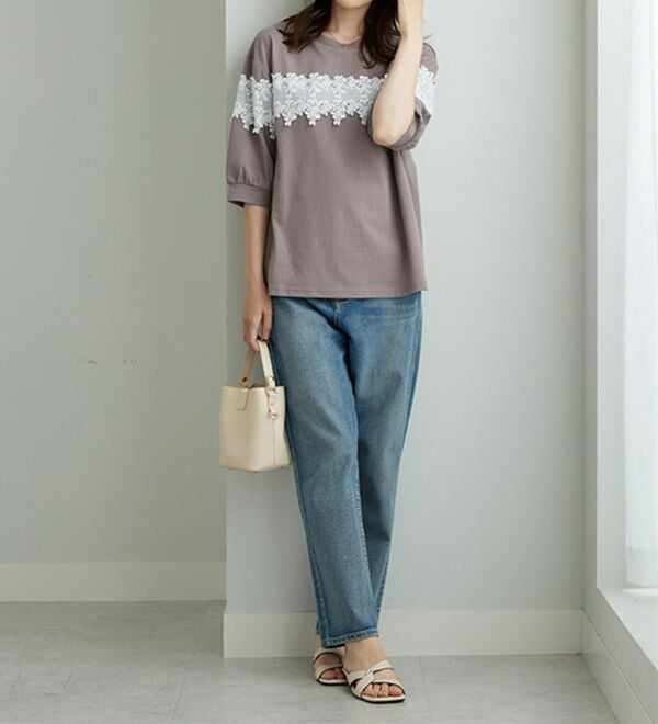 BELLUNA（ベルーナ）の「ケミカルレース使い華やかプルオーバー（カットソー）」｜詳細画像