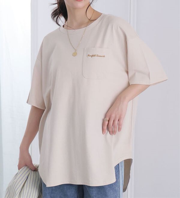 A HAPPY MARILYN（アハッピーマリリン）の「【Ｍ～８Ｌ】綿１００％！楽ちん裾ラウンドさらっと涼やかチュニック丈Ｔシャツ（Tシャツ）」｜ライトベージュ