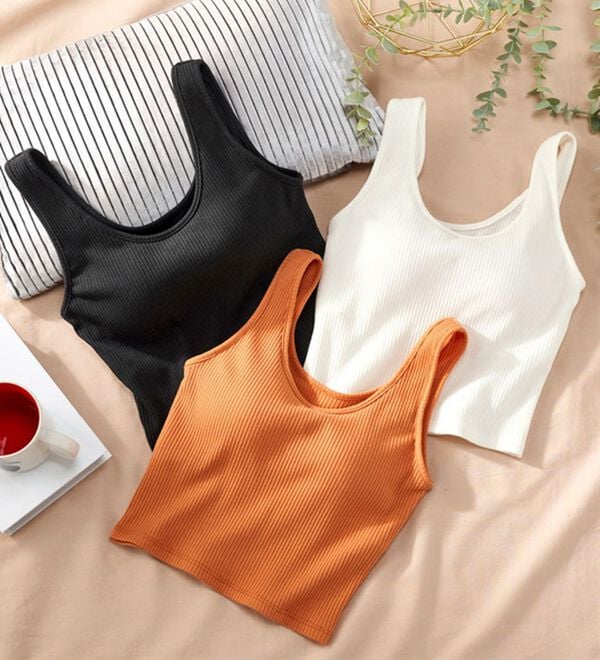 YU'NOW（ユナウ）の「カップ付クロップドタンクトップ（ブラトップ・カップ付きインナー）」｜詳細画像