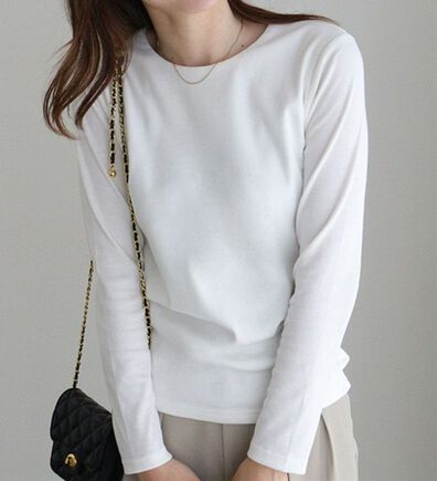 Pierrot（ピエロ）の「【ネックが選べる】テレコリブカットソー（カットソー）」