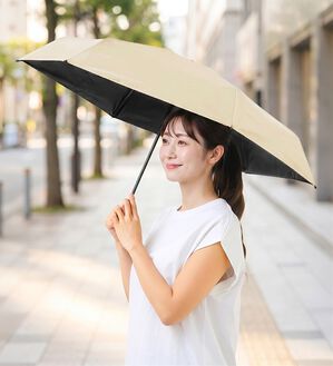 「コンパクト遮熱日傘＜遮光＆ＵＶカット１００％・持ち運びやすい・コンパクト・軽量・男女兼用・晴雨兼用＞（レイングッズ）」｜詳細画像