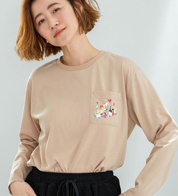 BELLUNA（ベルーナ）の「アーティストコラボ！ポケット付ネコプリントロンＴ（ハラミチヨ）（カットソー）」｜詳細画像