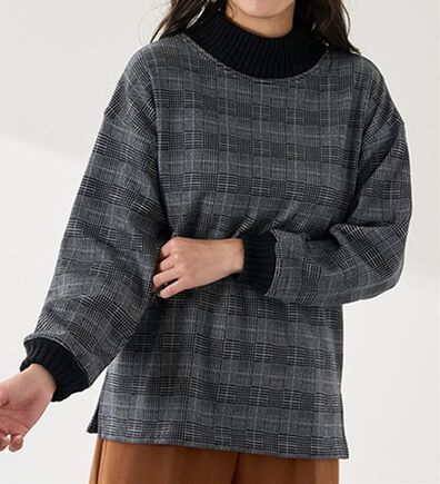 BELLUNA（ベルーナ）の「まるで着る毛布！静電防止付裏ファーニットリブトレーナー（トレーナー・スウェット）」