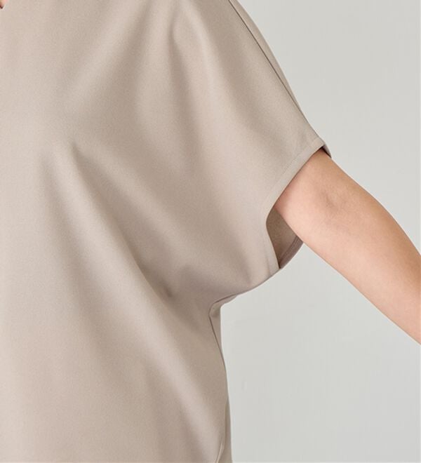 alotta（アロッタ）の「着痩せが叶うドルマンスリーブきれいめカットソー（カットソー）」｜詳細画像