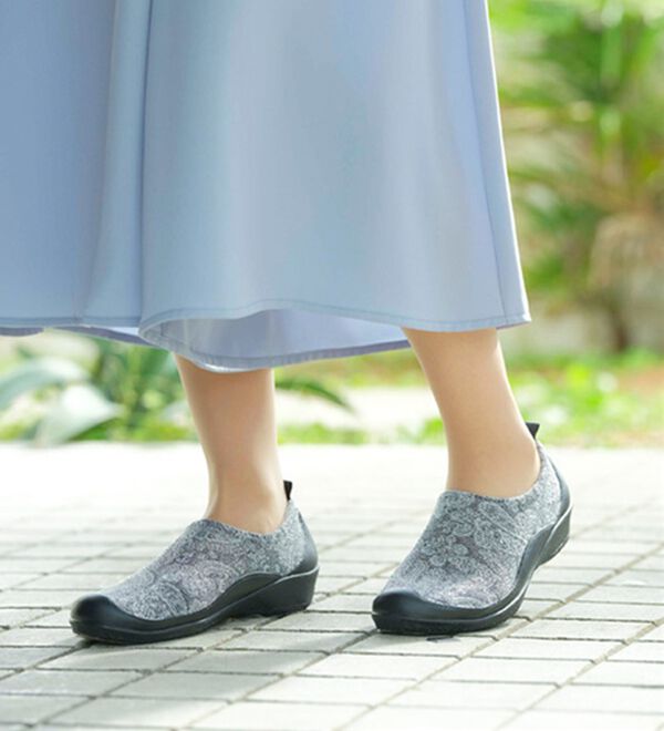 BELLUNA（ベルーナ）の「ゆったりワイズのびの～びウェッジシューズ（パンプス）」｜詳細画像