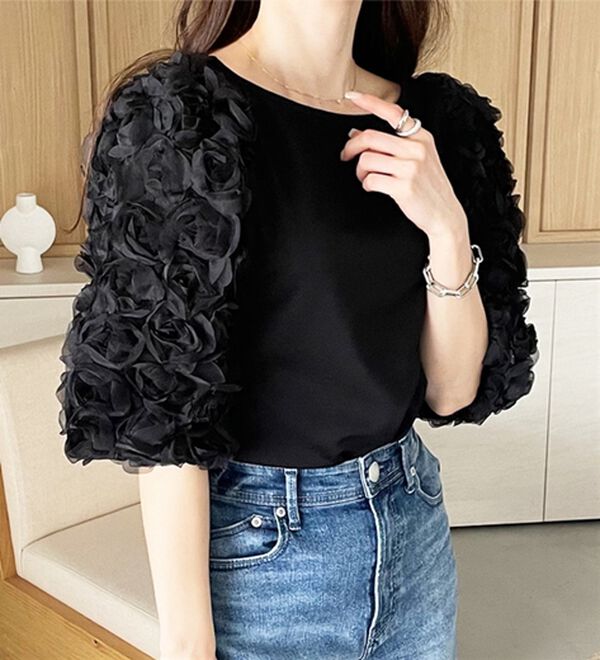 GeeRA（ジーラ）の「【YOUING.】フラワーモチーフ半袖トップス（カットソー）」｜詳細画像