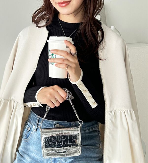 GeeRA（ジーラ）の「袖口ボタン配色ハイネックリブニット（ニット・セーター）」｜詳細画像