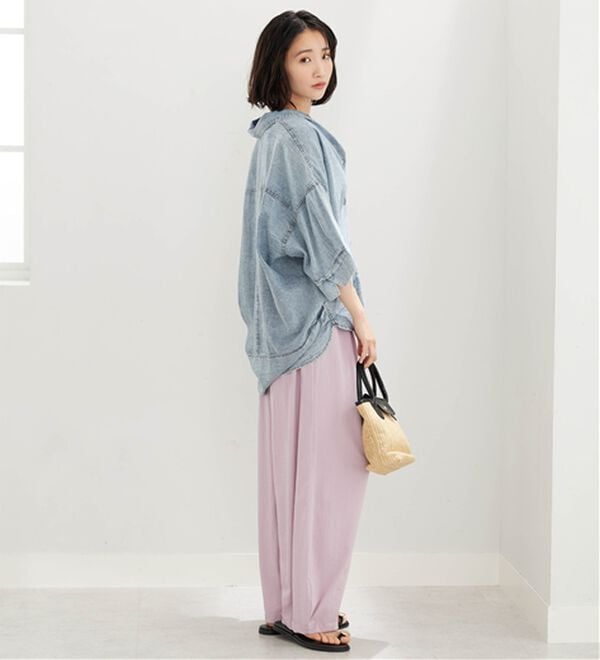 BELLUNA（ベルーナ）の「シアーデニム素材裾タックゆったりシャツ（シャツ）」｜詳細画像