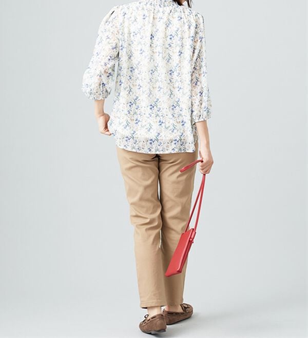 BELLUNA（ベルーナ）の「シフォン素材シャーリング使いブラウス（ブラウス）」｜詳細画像