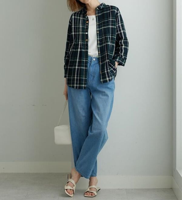 BELLUNA（ベルーナ）の「【綿100％素材】ダブルガーゼ素材丸衿多ボタンブラウス（ブラウス）」｜詳細画像