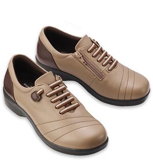 ルフラン（ルフラン）の「＜ラシーナリュクス＞４Ｅ牛革甲ゴムシューズ（スニーカー）」｜オーク