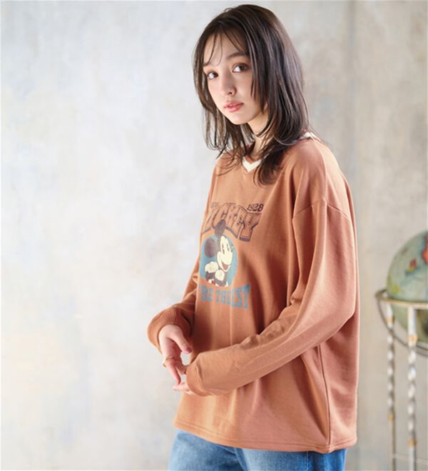 BELLUNA（ベルーナ）の「＜Ｄｉｓｎｅｙ＞【ミッキー】裏毛Ｖネックトレーナー（カットソー）」｜詳細画像