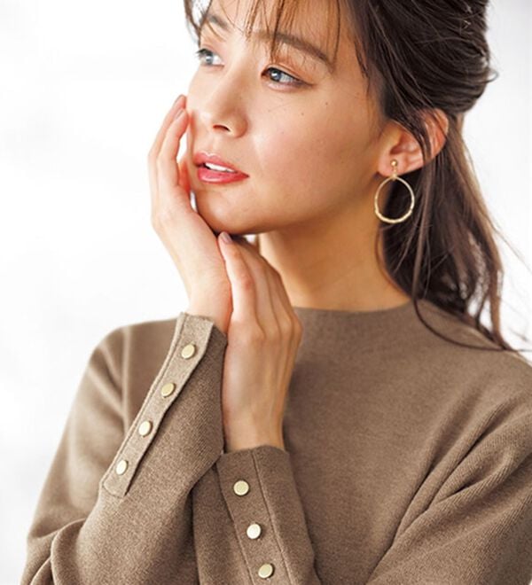 BELLUNA（ベルーナ）の「もちもち袖ボタンニットプルオーバー（ニット・セーター）」｜詳細画像