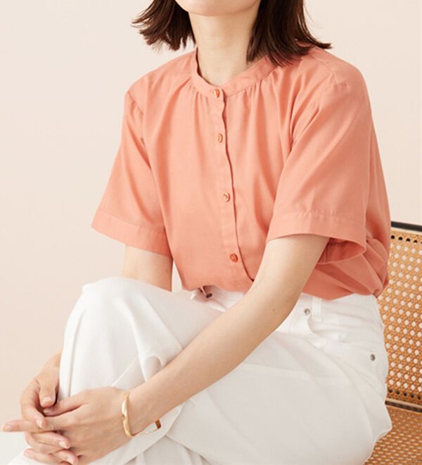 BELLUNA（ベルーナ）の「ギャザー使いバンドカラーブラウス（ブラウス）」｜詳細画像