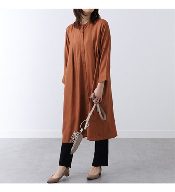 BELLUNA（ベルーナ）の「レーヨン素材タック使いロングワンピース（ロングワンピース）」｜詳細画像
