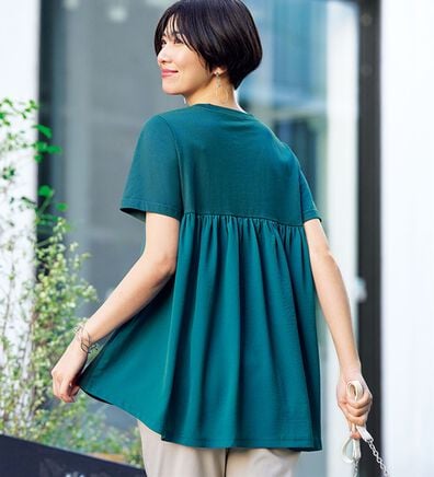 BELLUNA（ベルーナ）の「【汗ジミ対策】＜エアリーアイスコットン＞バック切替フレアーＴシャツ（Tシャツ）」