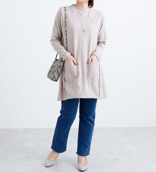 BELLUNA（ベルーナ）の「ボトルネック裾ボタンデザインチュニック（チュニック）」｜詳細画像