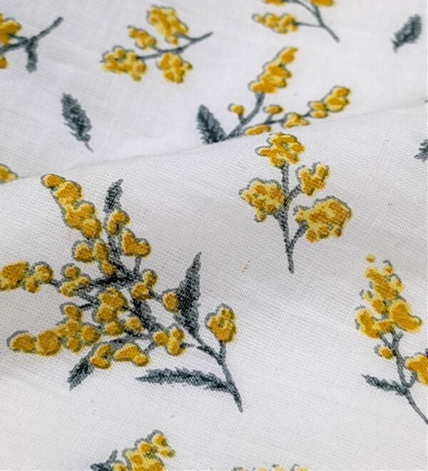 BELLUNA（ベルーナ）の「＜ＩＮＤＩＡ＞胸元シャーリングブラウス（ブラウス）」｜詳細画像