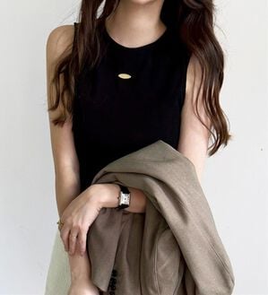 GeeRA（ジーラ）の「ロゴプレートデザインタンクトップ（タンクトップ・キャミソール）」｜ブラック