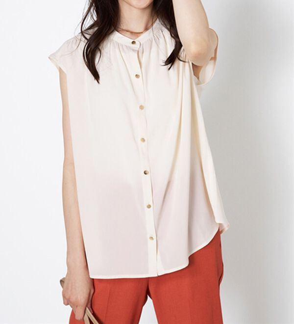 BELLUNA（ベルーナ）の「ギャザー使いフレンチスリーブブラウス（ブラウス）」｜アイボリー