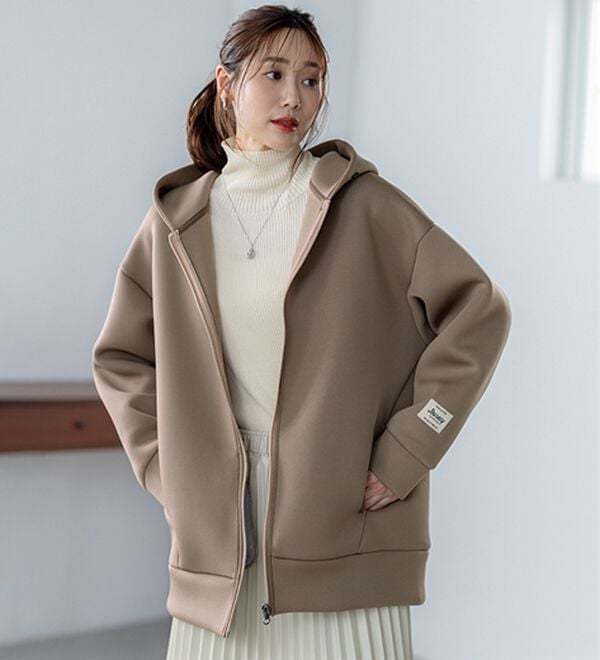 BELLUNA（ベルーナ）の「肩が疲れにくい！マシュマロ感覚ジップフーディー（ブルゾン）」｜詳細画像