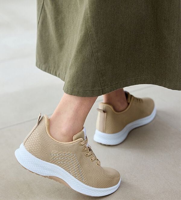 BELLUNA（ベルーナ）の「手を使わずに履けるニットスニーカー（スニーカー）」｜詳細画像