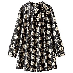 BELLUNA（ベルーナ）の「テンセル（ＴＭ）繊維・コットンプリントブラウス（ブラウス）」｜シルエット花柄(黒)