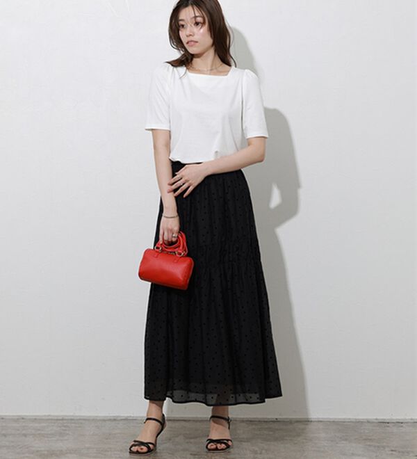 Pierrot（ピエロ）の「接触冷感スクエアネックパフスリーブＴシャツ（カットソー）」｜詳細画像