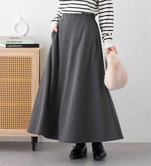 Viola e Viola（ヴィオラ エ ヴィオラ）の「【蓄熱保温】裏ファーフレアースカート（選べる！２丈）（ロングスカート）」｜杢チャコール