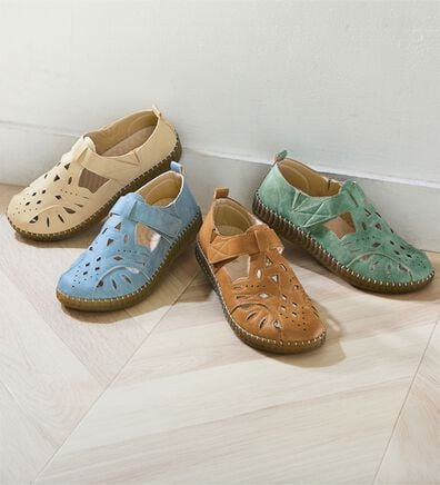 BELLUNA（ベルーナ）の「ステッチ使いゆったりカットワークサンダル（サンダル・ミュール）」