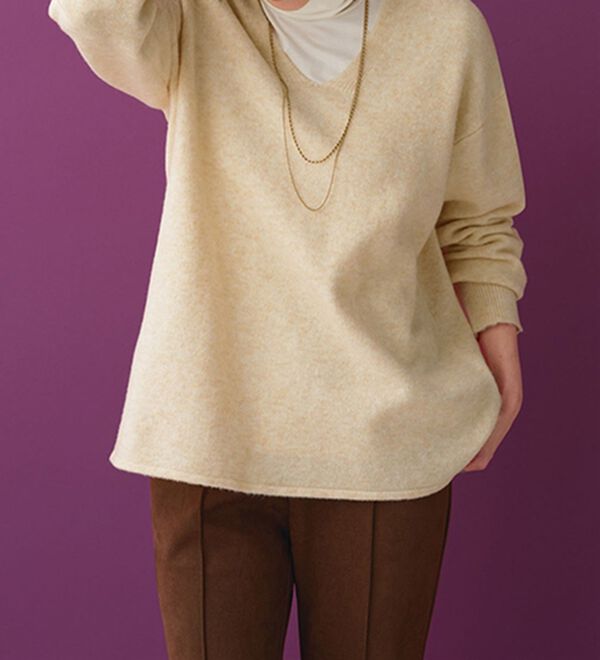 BELLUNA（ベルーナ）の「インナーに合わせるウール入りニットプルオーバー（ニット・セーター）」｜アイボリー