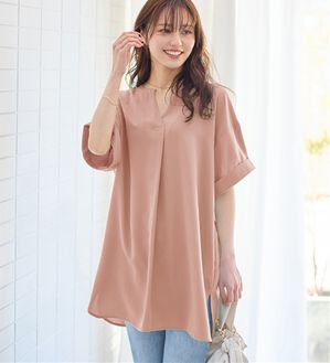 alotta（アロッタ）の「スキッパーとろみブラウスチュニック（ブラウス）」｜スモーキーピンク