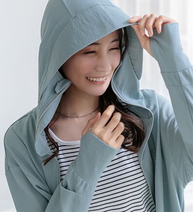 BELLUNA（ベルーナ）の「【接触冷感】絶対に焼けたくない！後プリーツＵＶパーカー（パーカー）」