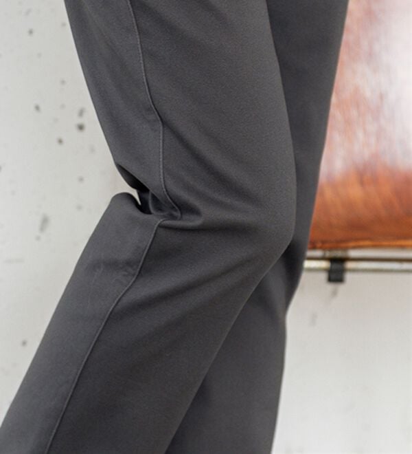 BELLUNA（ベルーナ）の「静電防止！蓄熱綿サテンストレッチカラーパンツ（フルレングスパンツ）」｜詳細画像