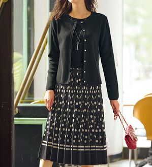 BELLUNA（ベルーナ）の「ニットプリーツ使いドット柄ジャカードワンピースアンサンブル（ニットワンピース）」｜詳細画像