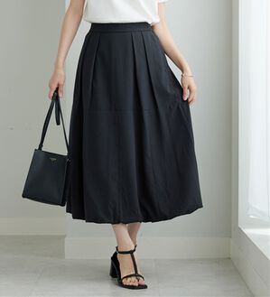 BELLUNA（ベルーナ）の「しぼ感素材バルーンスカート（ロングスカート）」｜チャコール