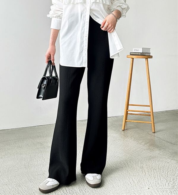 GeeRA（ジーラ）の「セルフカット美脚魅せセミフレアパンツ（フルレングスパンツ）」｜詳細画像