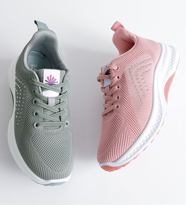 BELLUNA（ベルーナ）の「手を使わずに履けるニットスニーカー（スニーカー）」｜詳細画像