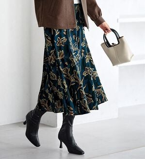 BELLUNA（ベルーナ）の「着映えプリントフレアスカート（ロングスカート）」｜ネイビー系リーフ柄