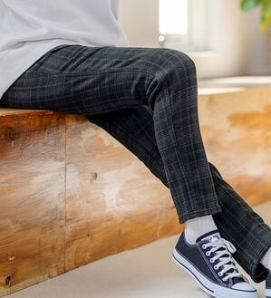 BELLUNA（ベルーナ）の「【あったか仕様♪】すっきり見え！裏ファーパンツ（フルレングスパンツ）」｜黒系チェック