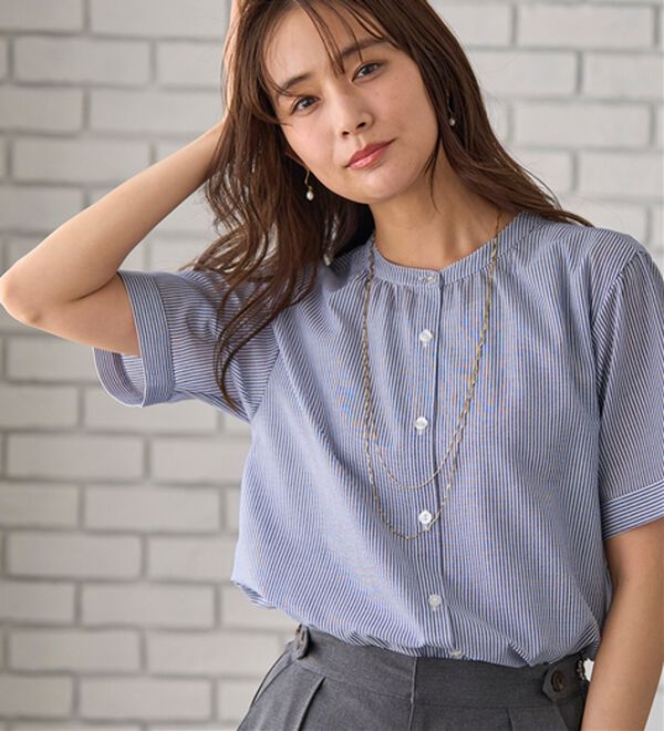 BELLUNA（ベルーナ）の「ギャザー使いバンドカラーブラウス（ブラウス）」｜詳細画像