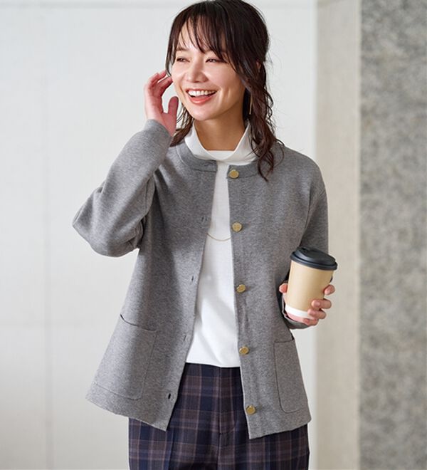 BELLUNA（ベルーナ）の「金ボタン使いニットカーディガン（ニットカーディガン）」｜詳細画像