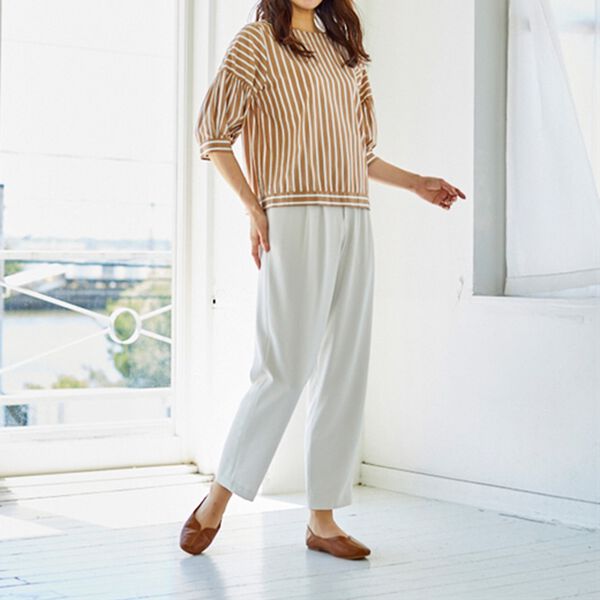 BELLUNA（ベルーナ）の「美ラインカッティングチラリ花柄パンプス（パンプス）」｜詳細画像